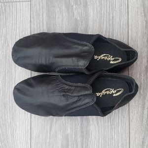 Capezio Women's EJ2 E-Series Jazz Slip-On. Size 7.5 (runs a bit small)